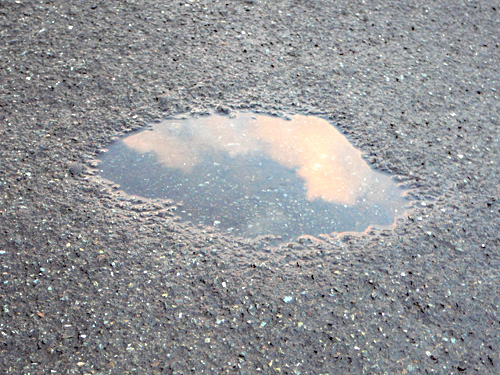 �A�X�t�@���g�̌E�݁B