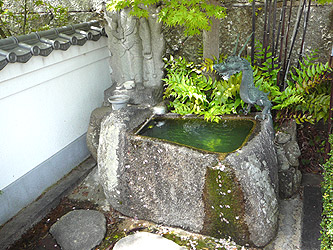 �������H